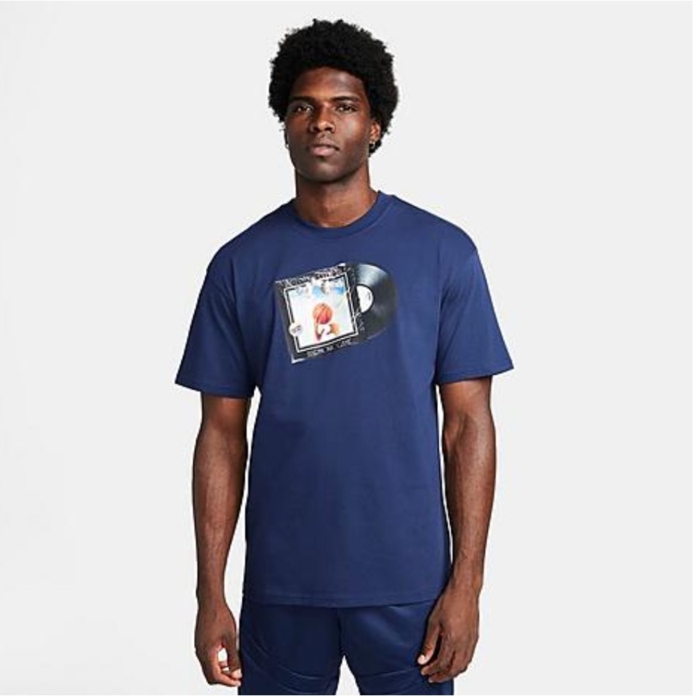Nike Men's Vinyl Soul Max90 Basketball T-Shirt Graphic Short Sleeve Tee